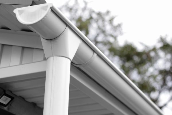 Cost of Vinyl Gutters Installation in Naples