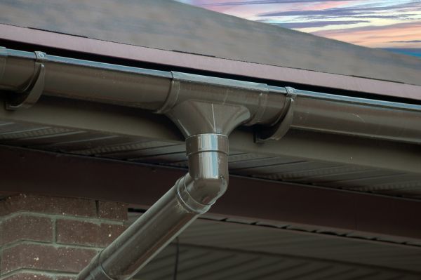 Gutter Rerouting in Naples