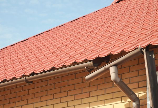 Loose Gutter Repair in Naples